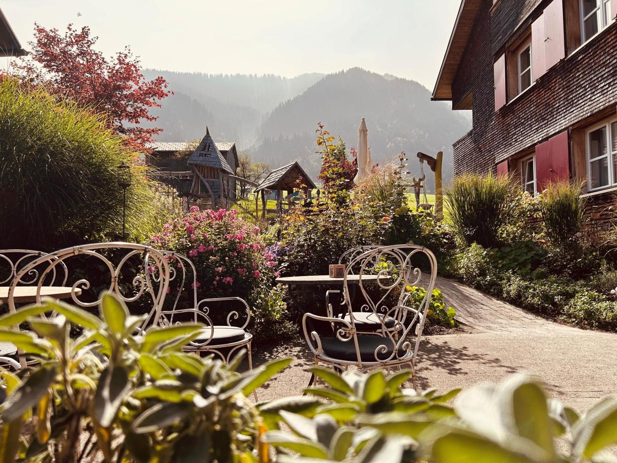 Alpen Hotel Post Au (Vorarlberg) Экстерьер фото